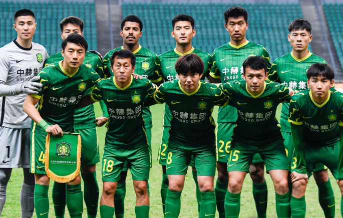 爱游戏中国体育-关键时刻突围战来临，北京国安围绕欧冠状态回暖，话题不断，资深球员宣示担当(永远争第一北京国安)