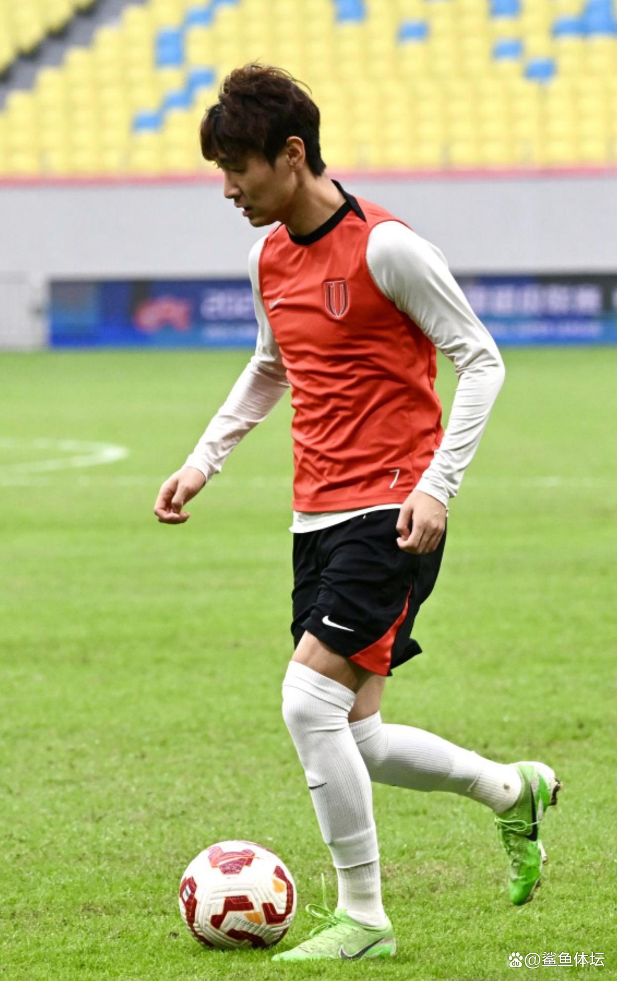 爱游戏注册-那不勒斯回应争议备战法甲今晨埃因霍温扳平良机之后，关键时刻成都蓉城调整名单以备足总杯的简单介绍