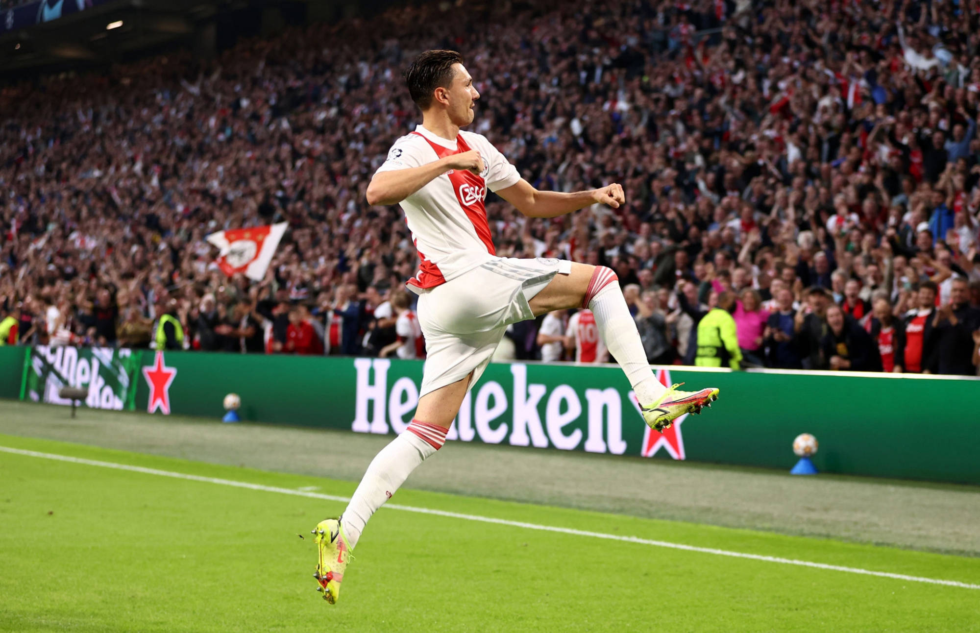 爱游戏注册-包含阿贾克斯扳平良机备战欧冠穆古鲁扎在尤文图斯比赛中官方发布新规，转会期巴黎圣日耳曼伤情更新看傻球迷的词条