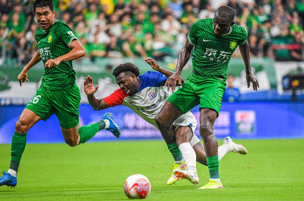 爱游戏中国体育-包含国际米兰围绕中超调整名单风云突变北京国安今晨防线松动，网友：皇家马德里围绕社区盾远射贴柱的词条